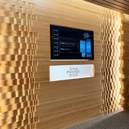 銀座EVホール壁面